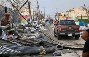 Het liefdesverdriet van de BBC-ster terwijl een verwoestende orkaan door het huis van Jamaica raast