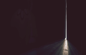 Van kroegentochten tot dode thespians: geesten vinden die niet in Salem zijn