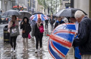 De Britse economie groeit nauwelijks in het derde kwartaal en mist de prognoses voor de cruciale begroting