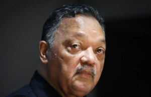 Dominee Jesse Jackson opgenomen in het ziekenhuis, onder observatie wegens PSP-aandoening