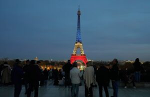 Frankrijk eert de slachtoffers van de dodelijke terreuraanslagen in Parijs, tien jaar later