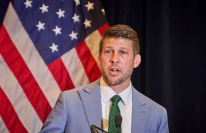 Gemeenteraad tegen Florida AG over dragshow: we hebben niet om uw juridische mening gevraagd