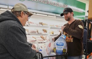 Hoe vertraagde SNAP-voordelen kleine Amerikaanse kruideniers en gemakswinkels schaden