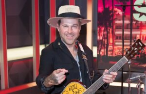 Ryan Cabrera markeert 20 jaar ‘On the Way Down’ met een met sterren bezaaide video