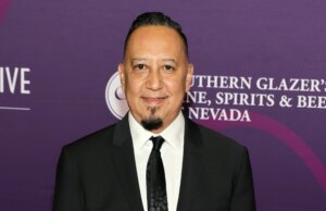 5 dingen over de vriend en bandleider van Jimmy Kimmel – Hollywood Life