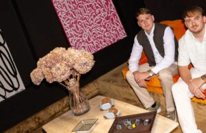 Ten ontmoet de Kettle Kids, de broers die het aanzien van de uurwerken veranderen