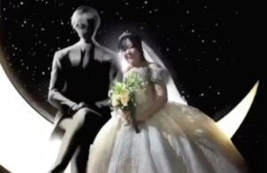 Bruid, 32, organiseert weelderige bruiloft met AI-echtgenoot genaamd ‘Klaus’ en gebruikt een virtual reality-headset om hun geloften uit te spreken