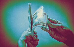 Je hebt zojuist geleerd dat de persoon die hetzelfde werk doet als jij meer verdient dan jij. Wat nu?